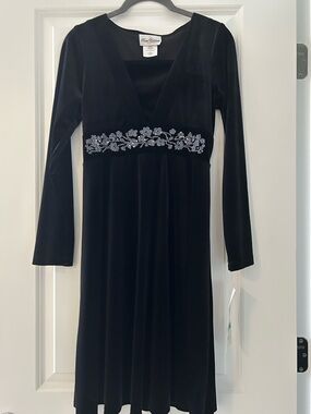 Macy’s Girl’s Black Velvet Long Sleeve Dress with Floral Embellishment Size 16